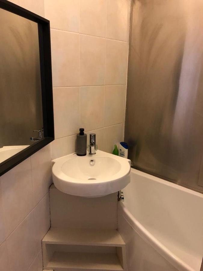 Splendid 1 Bedroom Flat + Terrace London Eksteriør billede