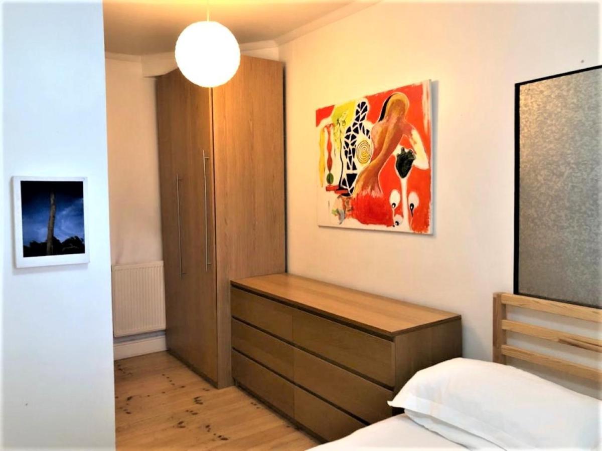 Splendid 1 Bedroom Flat + Terrace London Eksteriør billede