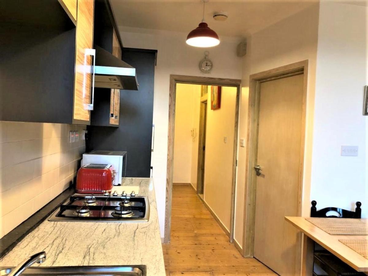 Splendid 1 Bedroom Flat + Terrace London Eksteriør billede